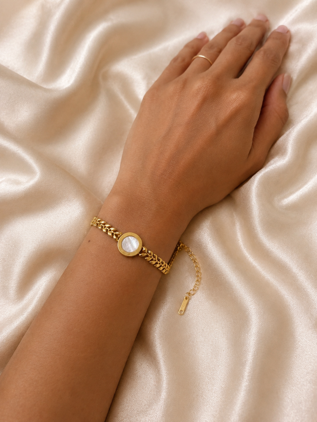 Mother of Pearl Chain Bracelet