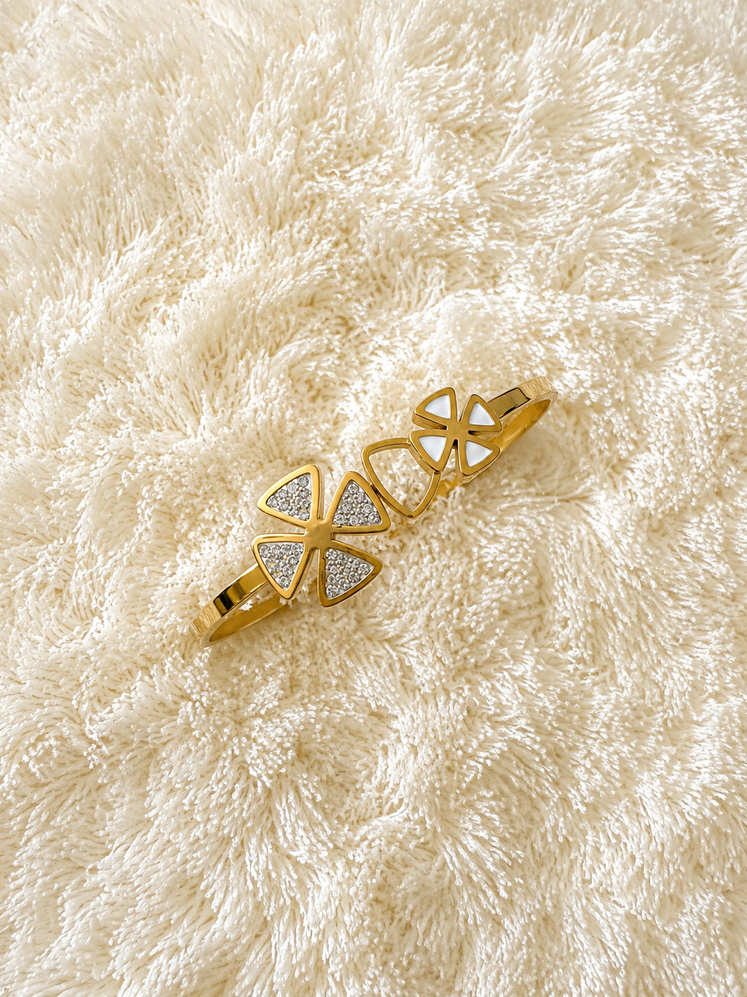 Flutter Bloom Crystal Bangle