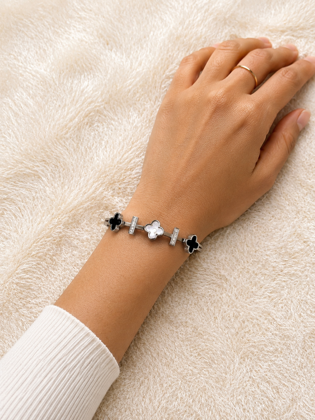 Black & White Clover Charm Bracelet